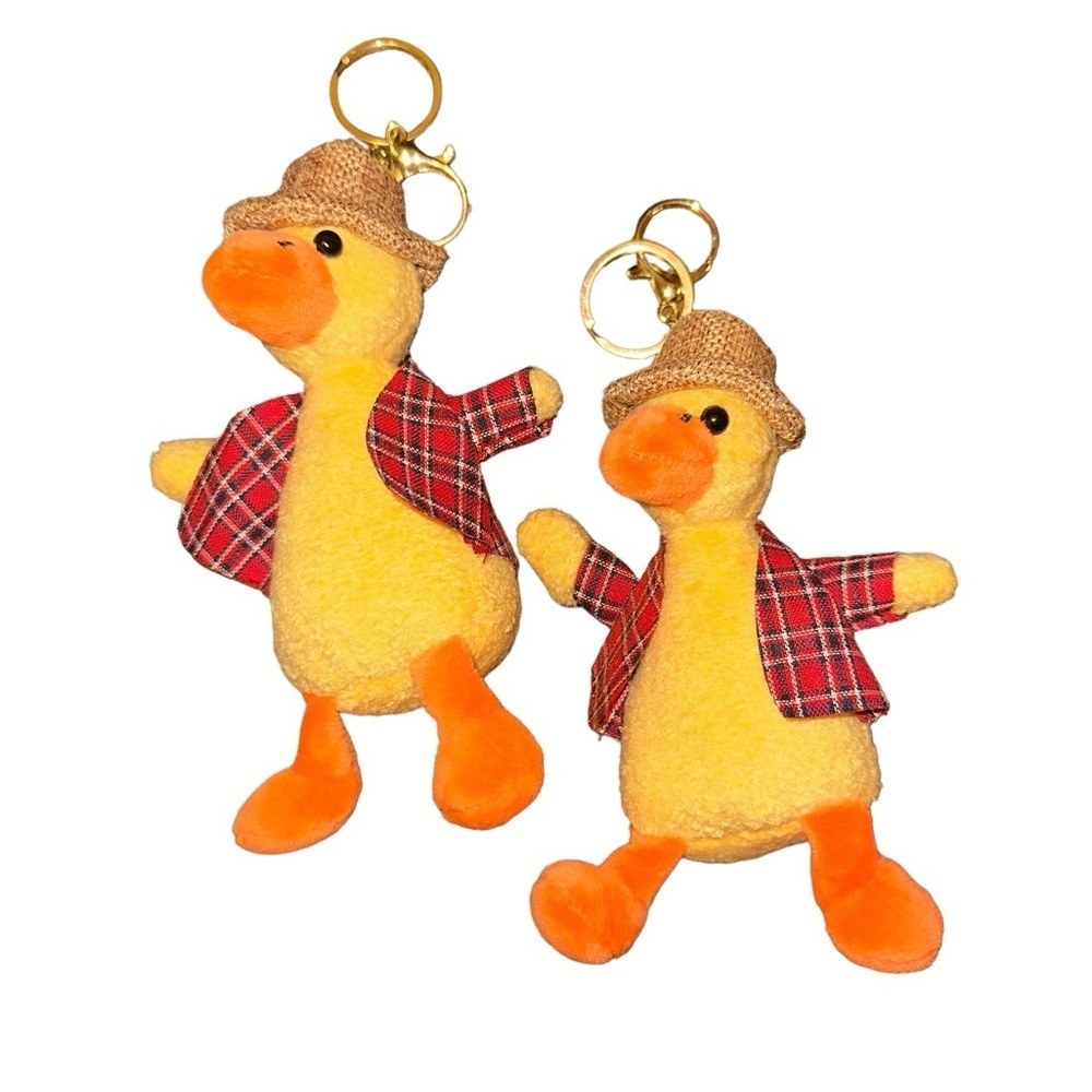 NWT Yellow Duck Red Shirt Keychain - Picture 2 of 4
